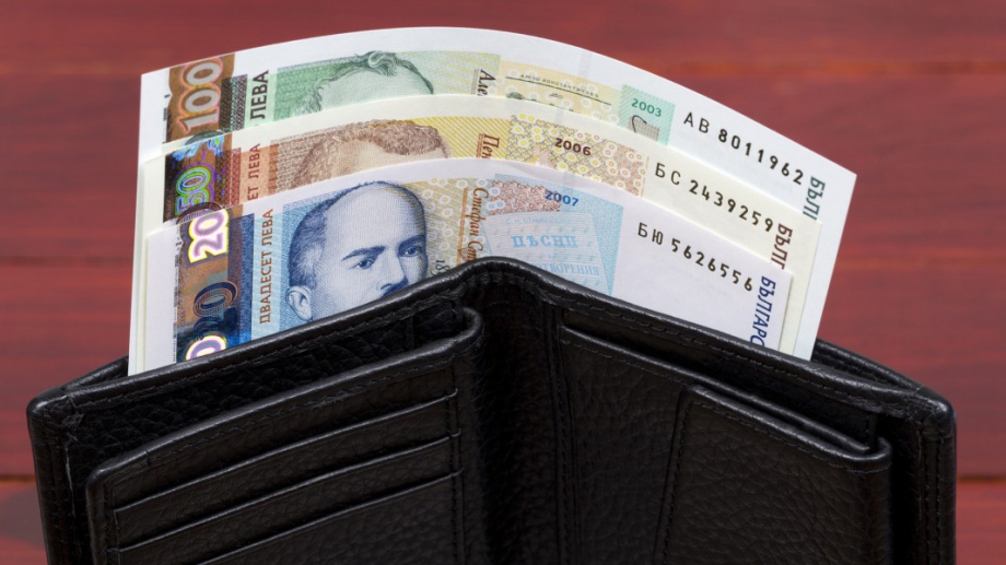 Снимка: Средната заплата в България скочи с над 200 лева