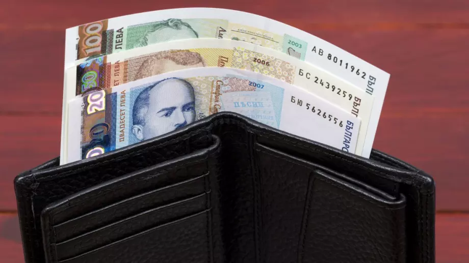 От какво зависи вдигането на заплати и пенсии догодина?