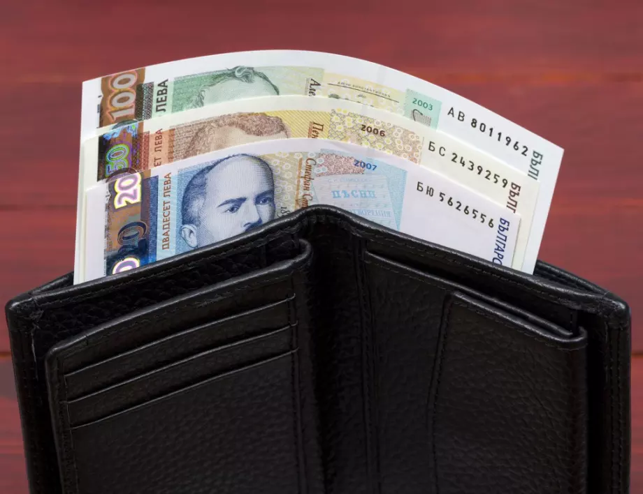 За минималната заплата: Ето кой трябва да вдигне първо заплатите според икономиста Георги Ангелов