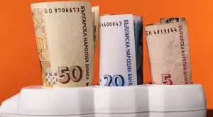 Бизнесът стартира месеца с над 4% по-скъп ток