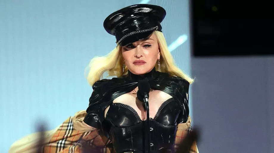 Instagram блокира Мадона, ето защо (ВИДЕО)