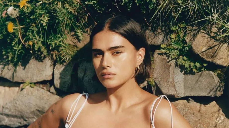 Руският Vogue за пръв път с корица на пищен модел