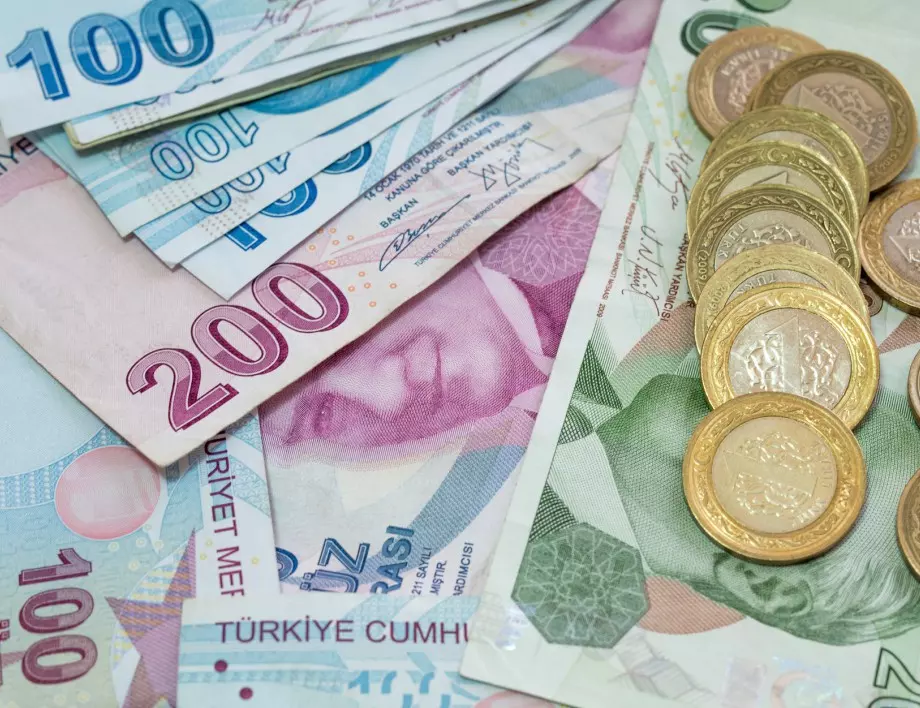 Турската лира достигна ново най-ниско ниво