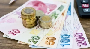 Турция вдига заплати и сваля данъци, за да спаси най-бедните