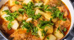 Най-вкусната картофена яхния с пиле