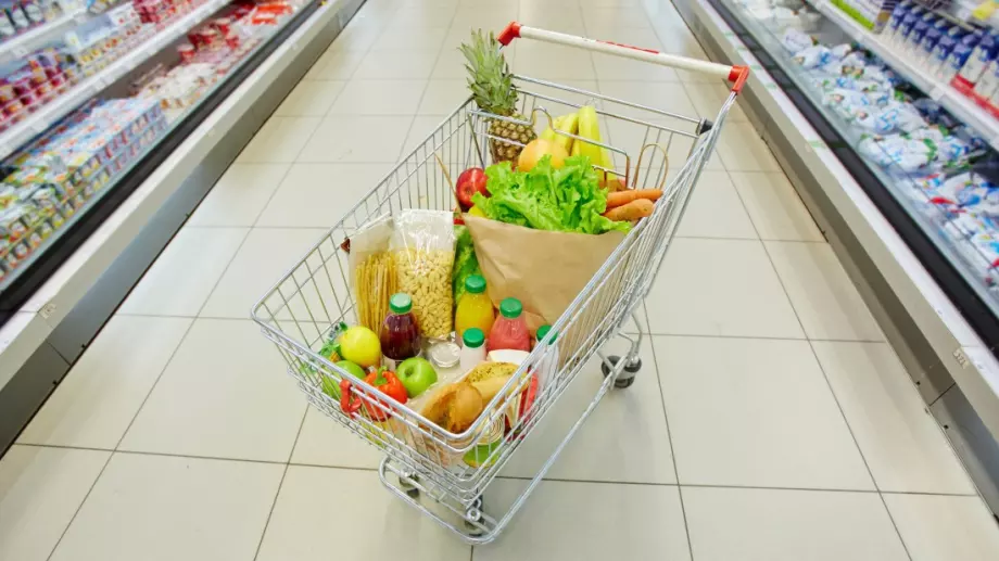 Държавата се заема с високите цени на храните