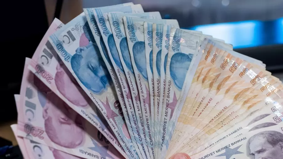 Турската лира се обезцени с 10% от началото на годината