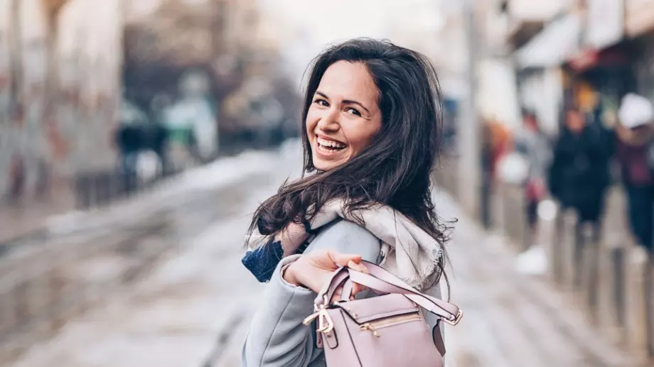 Виц за добро утро: През прозореца  на влак