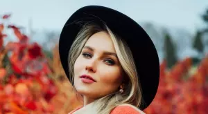 Каква е съдбата на жената с име Елеонора?