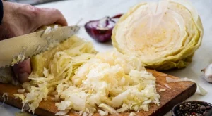 Кои са най-добрите дни за слагане на киселото зеле през октомври?