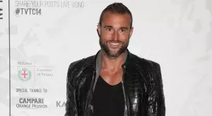 Разгледайте луксозния дом на Филип Плейн (ВИДЕО)