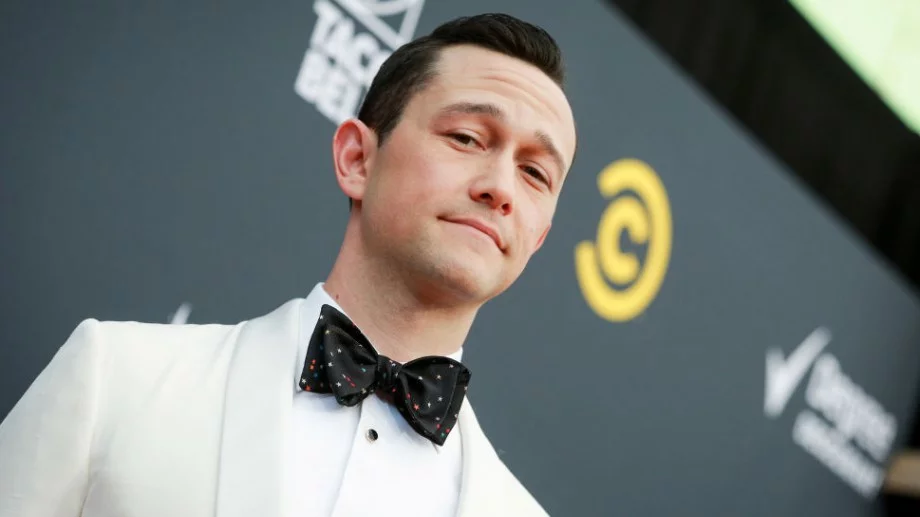 Джоузеф Гордън-Левит събира снимки от България