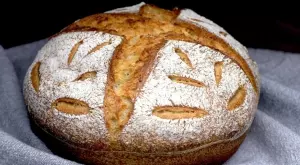 Защо да замените пълнозърнестия хляб с квас