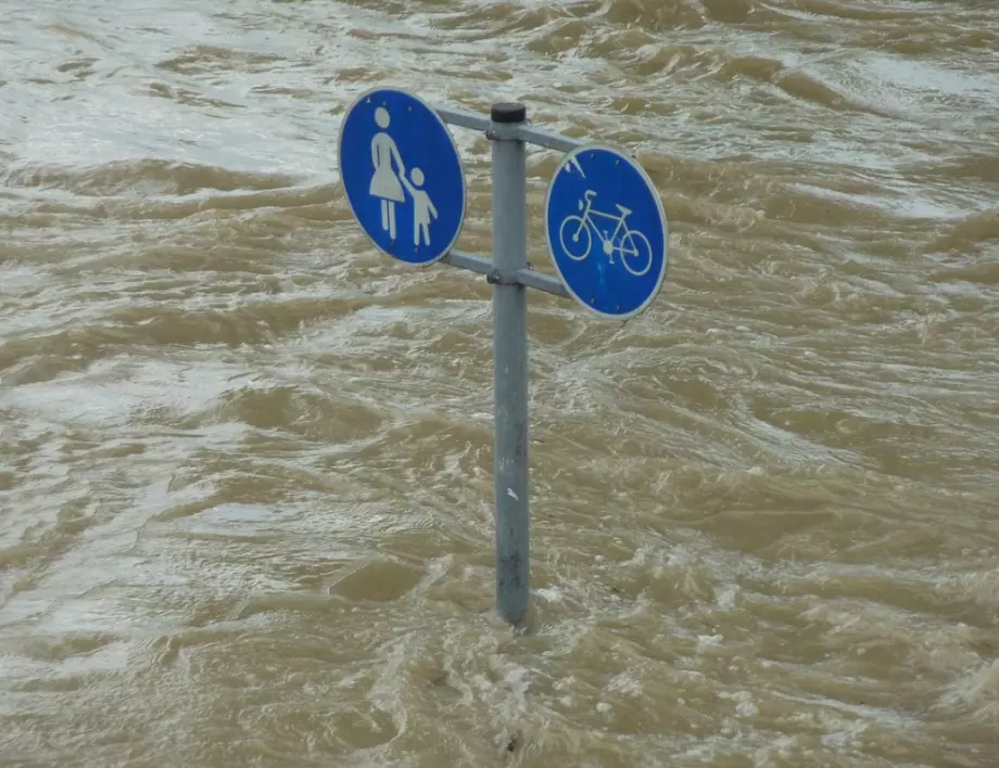 Наводнения в Лисабон, има поне една жертва
