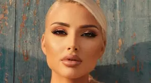 Цветелина Янева стана Барби (СНИМКИ)