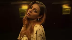 Victoria обръща нова страница с парчето "The Worst"