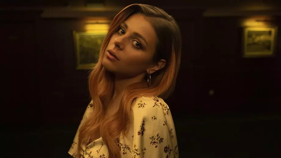 Victoria обръща нова страница с парчето "The Worst"