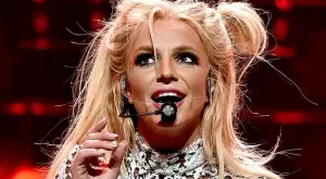 Бритни Спиърс публикува автобиографична книга