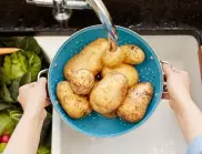 Сложете това във водата за варене на картофите и те не само ще станат по-вкусни, но и няма да потъмнеят