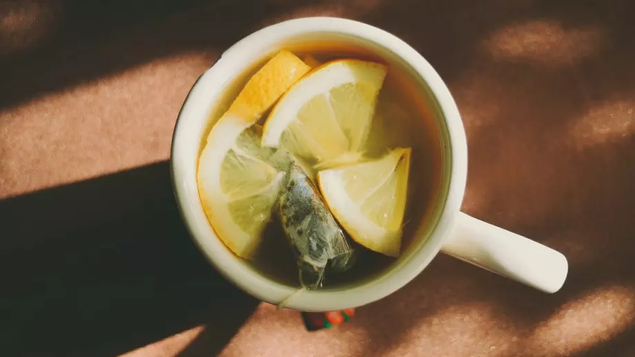 Ето защо никога НЕ трябва да пиете чай с лимон