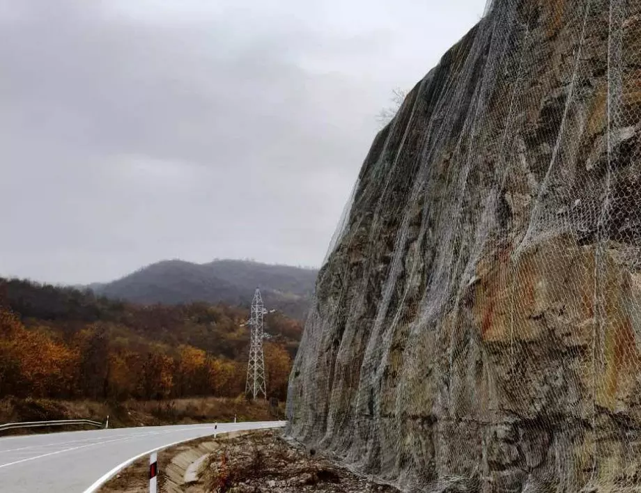 Почти 22 км от Прохода на Републиката вече са ремонтирани