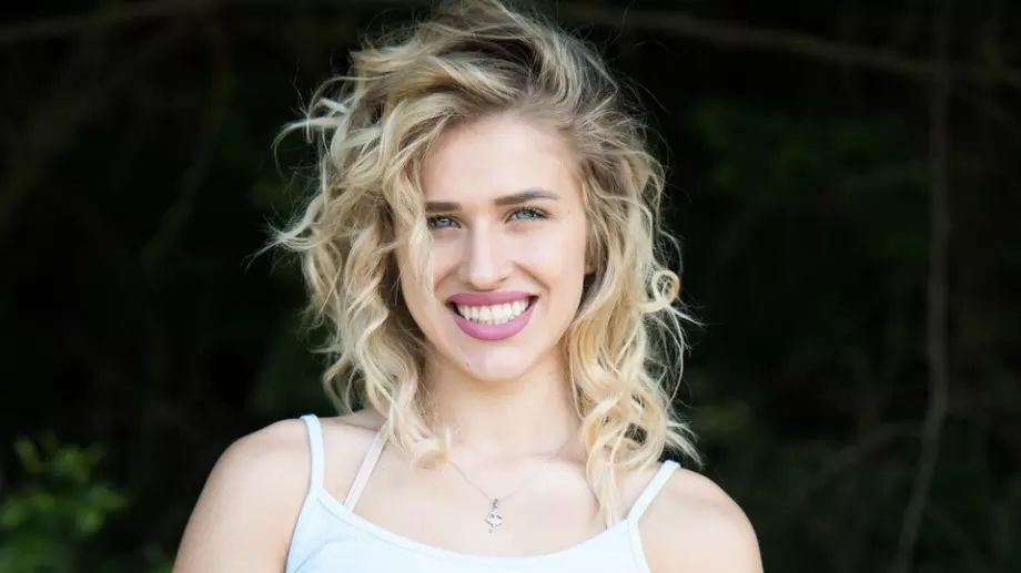 Елизабет от "Игри на волята" разкри дали има човек до себе си (СНИМКИ)