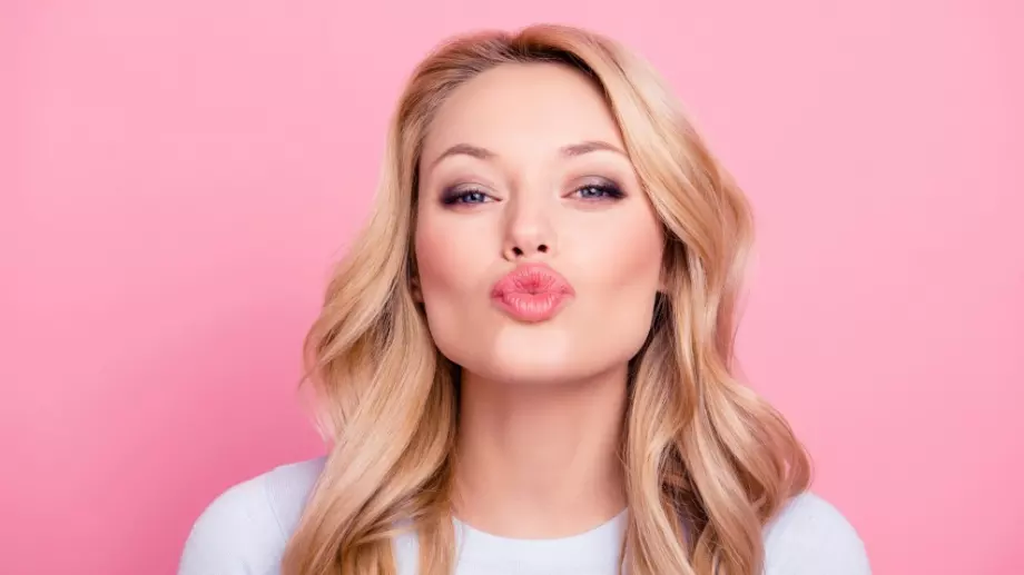 Изобретиха машина за целувки от разстояние (ВИДЕО)