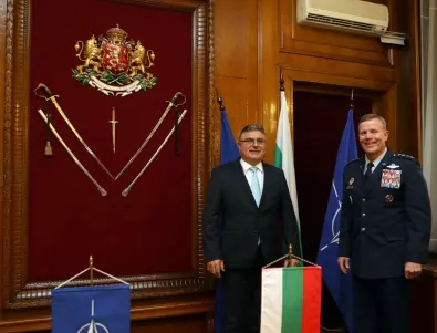 Военният министър Панайотов и главнокомандващия НАТО в Европа ген. Уолтърс обсъдиха въпроси на сигурността