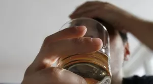 Виц на деня: Лекар казал на мъж да спре алкохола