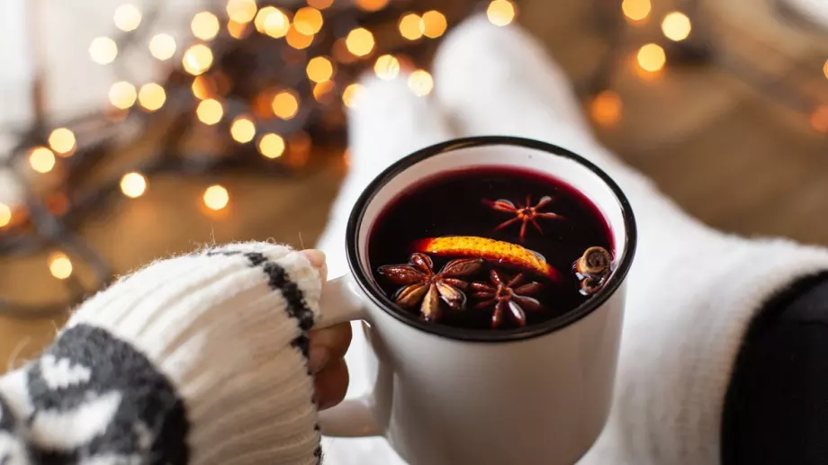 Греяно вино с черен пипер: Най-ефективната рецепта при настинка