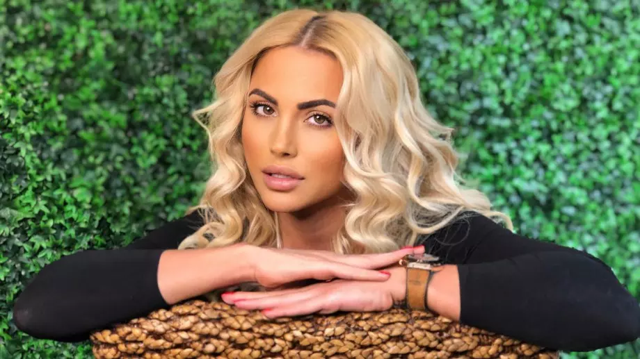 Фолк певицата Юнона изригна: Чалгата не ви е виновна! (СНИМКА)