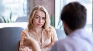 Зодиите, които не обичат романтиката