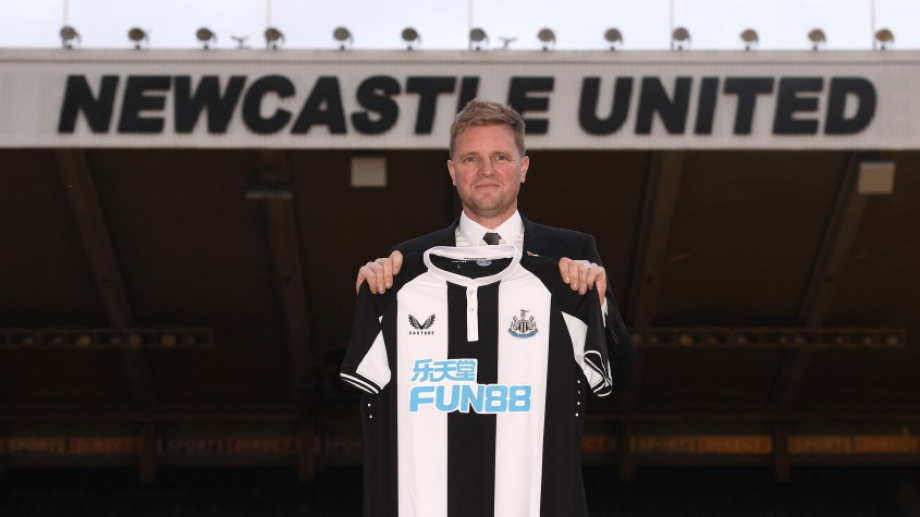 Новият старши треньор на Еди Хау ще пропусне първия си