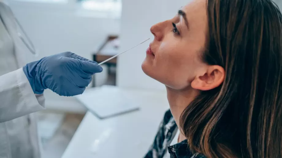 Швейцария въвежда влизане и с бърз антигенен тест