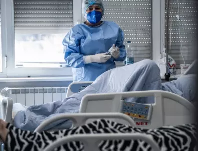 Заради КОВИД пандемията: Половината от медицинските сестри в Испания обмисляли да сменят професията