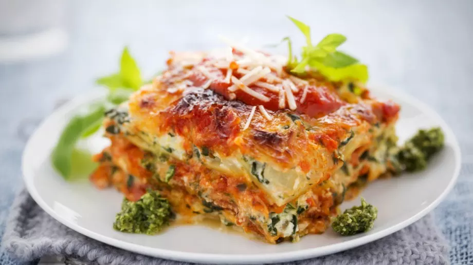 Лазаня с кайма и спанак