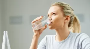 Как се приготвя жива вода, която чисти всички токсини от тялото