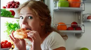 Каква е причината да преяждаме?