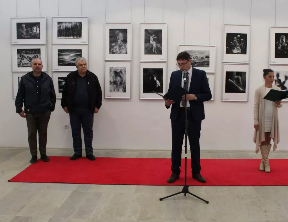 Кметът на Самоков връчи Националната награда за фотографско изкуство „Анастас Карастоянов”