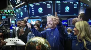 Компанията за космически полети на милиардера Ричард Брансън фалира