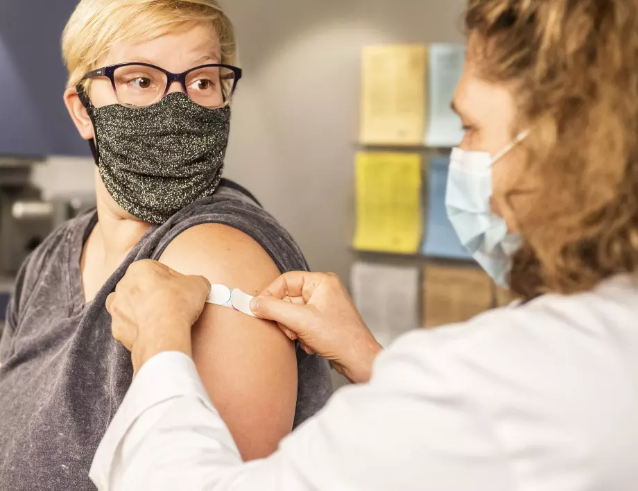 Страничните ефекти от ковид-ваксините може да струват скъпо на Австралия