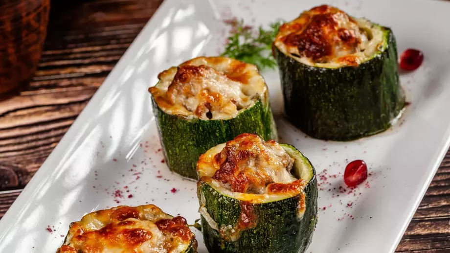 Тиквички със спанак и извара