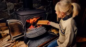 ББР с нова програма в помощ на домакинствата за замяна на печките на дърва и въглища с ВЕИ