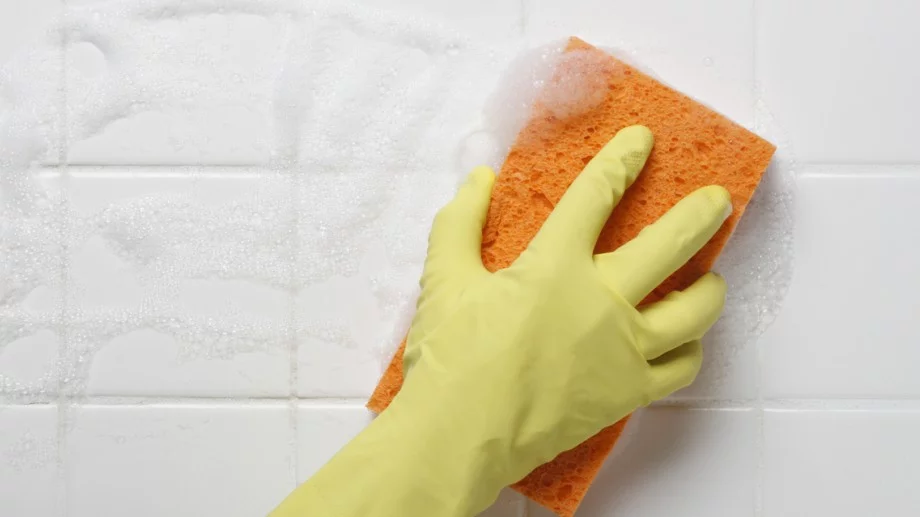 Фугите на плочките в банята ще станат като нови, ако ги почистите с това