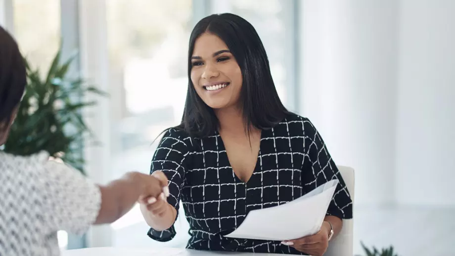 Тези зодии ще ударят джакпота с нова работа през февруари 2024