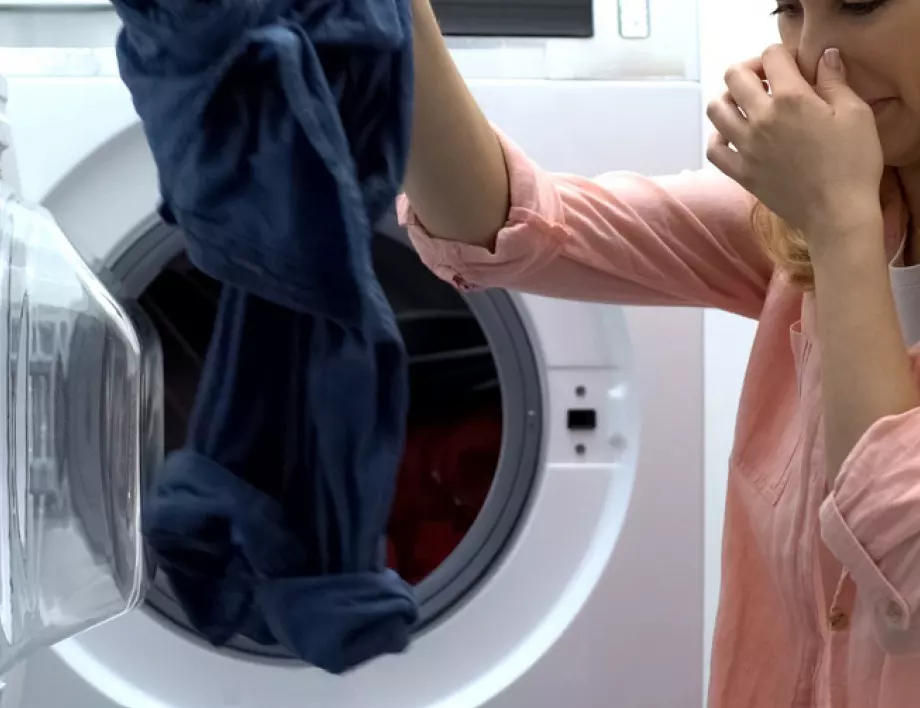 Съставката от аптеката, с която ще забравите за лошата миризма в пералнята