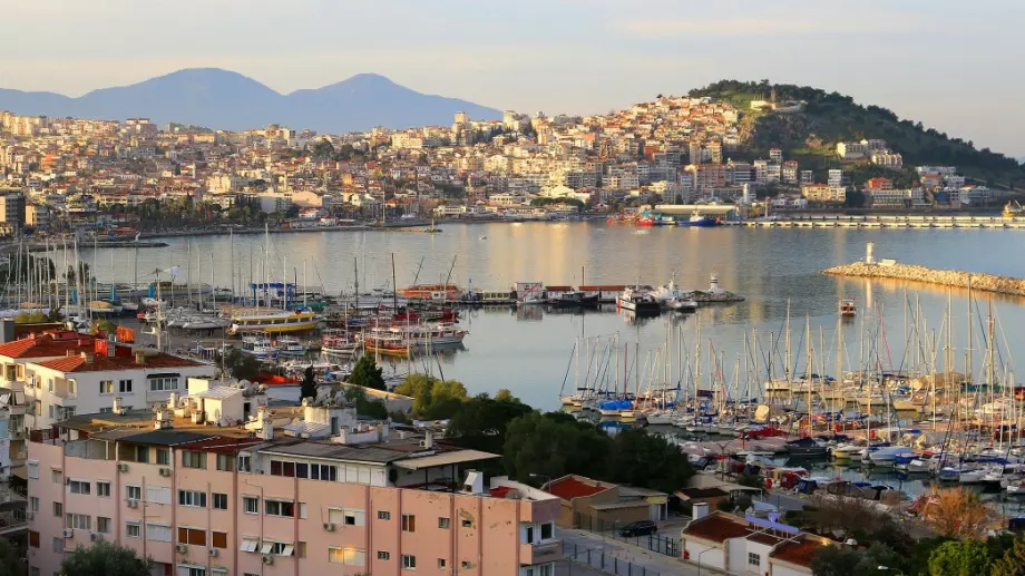 В любимия на българите Кушадасъ живеят над 4000 чужденци