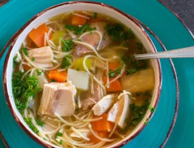 Класическата рецепта за най-вкусната и полезна пилешка супа