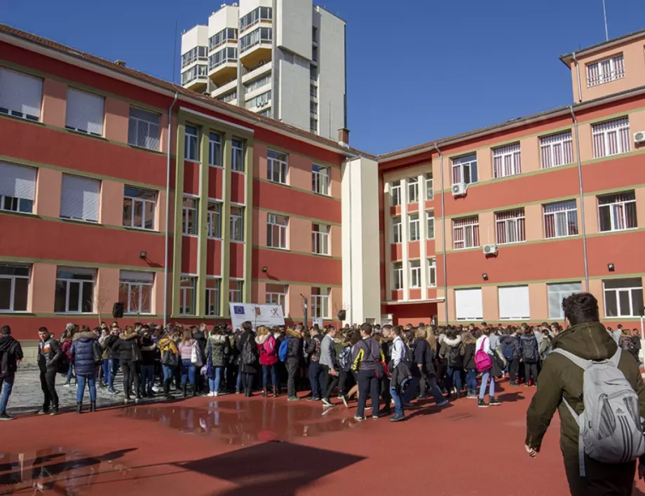 Търговската гимназия в Стара Загора празнува един век