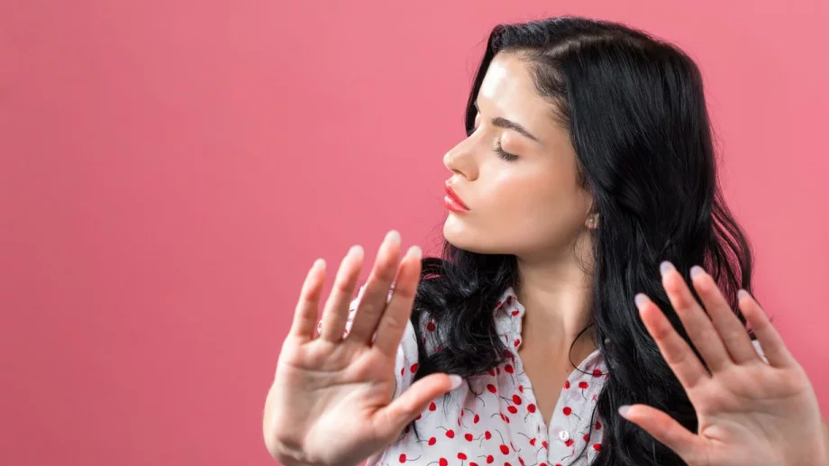 6 фрази, които издават възрастта на жената